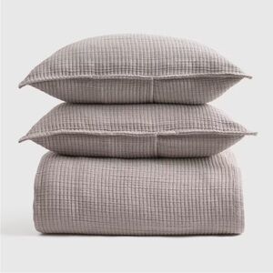 NEW Quince Organic Ribbed Cotton Coverlet Pillow Shams Set Queen Light Grey